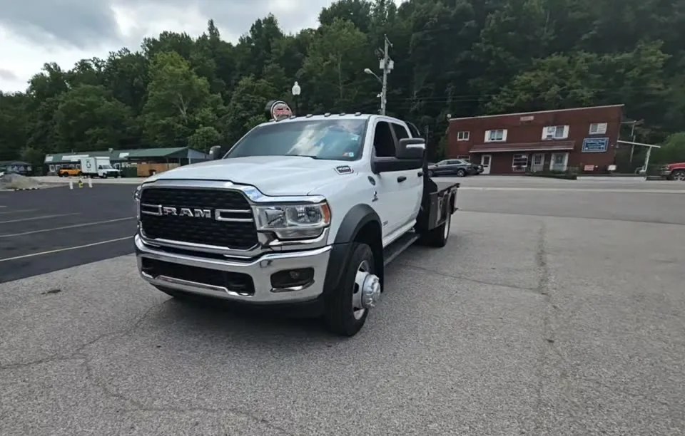 2024 RAM 4500 CAB CHASSIS SLT CREW CAB DRW - 1