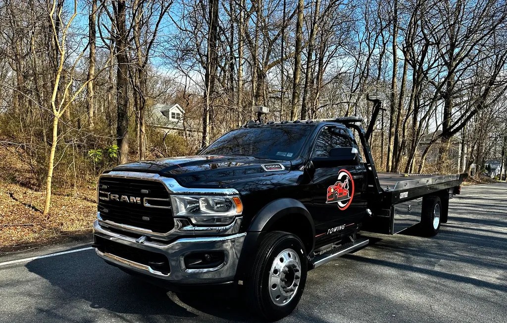 2019 RAM 5500 CAB CHASSIS SLT REGULAR CAB DRW - 1