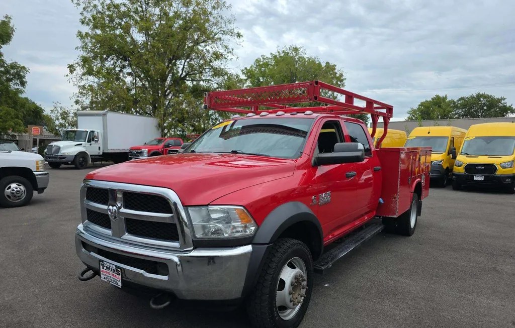 2017 RAM 5500 CAB CHASSIS TRADESMAN CREW CAB DRW - 1