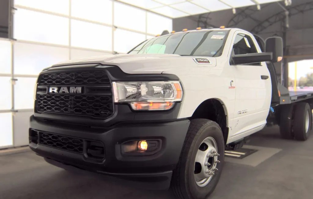 2022 RAM 3500 CAB CHASSIS TRADESMAN REGULAR CAB DRW - 1