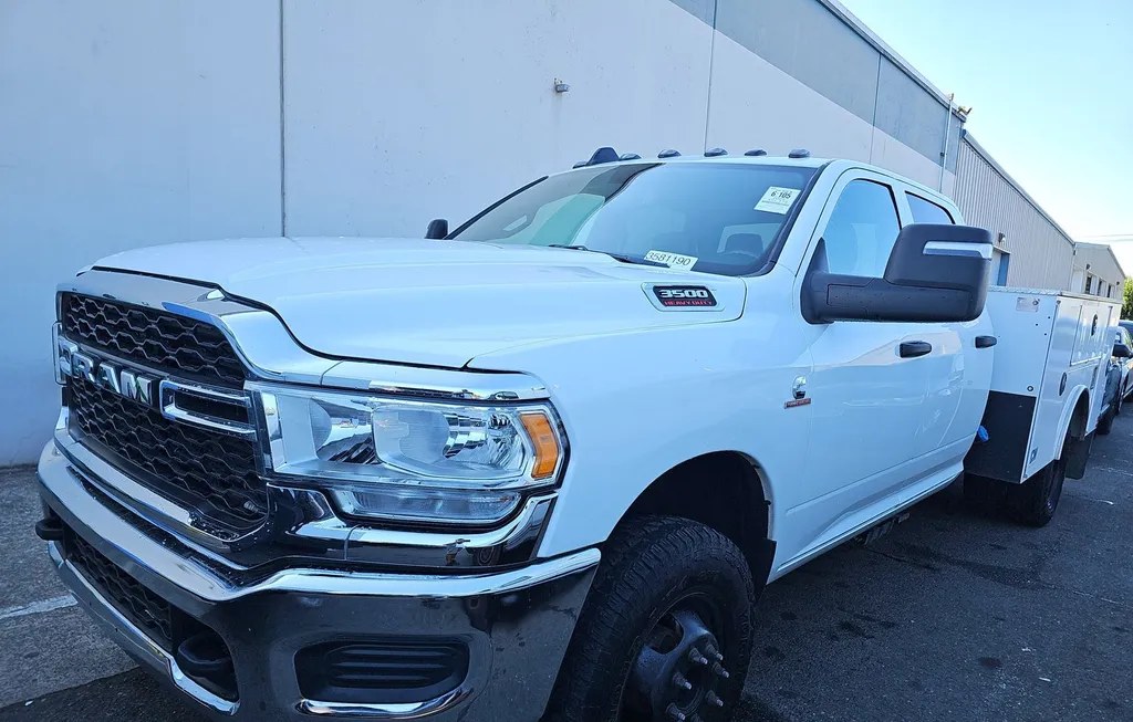 2024 RAM 3500 CAB CHASSIS TRADESMAN CREW CAB DRW - 1