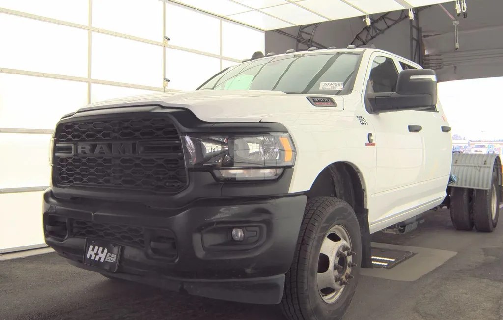2023 RAM 3500 CAB CHASSIS TRADESMAN CREW CAB DRW - 1
