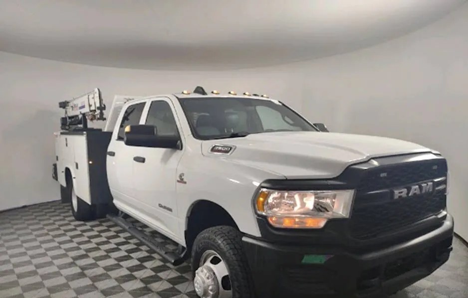 2022 RAM 3500 CAB CHASSIS TRADESMAN CREW CAB DRW - 1