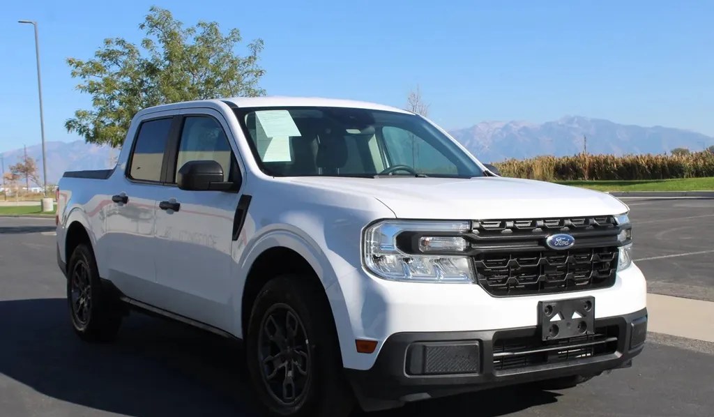 2023 FORD MAVERICK XL - 1