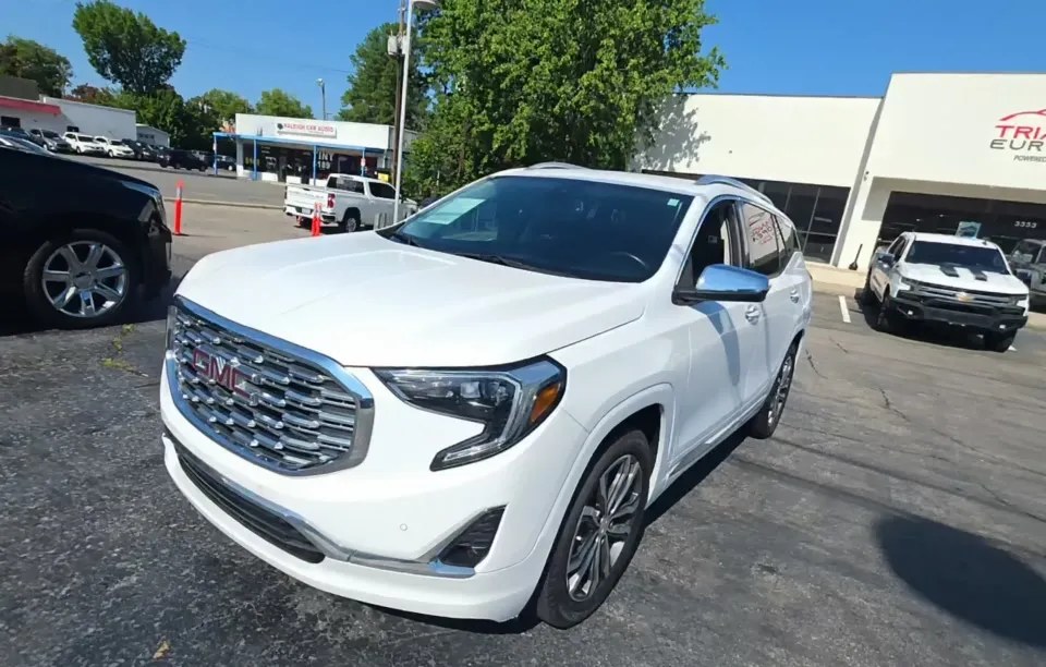 2020 GMC TERRAIN DENALI 5SA - 1