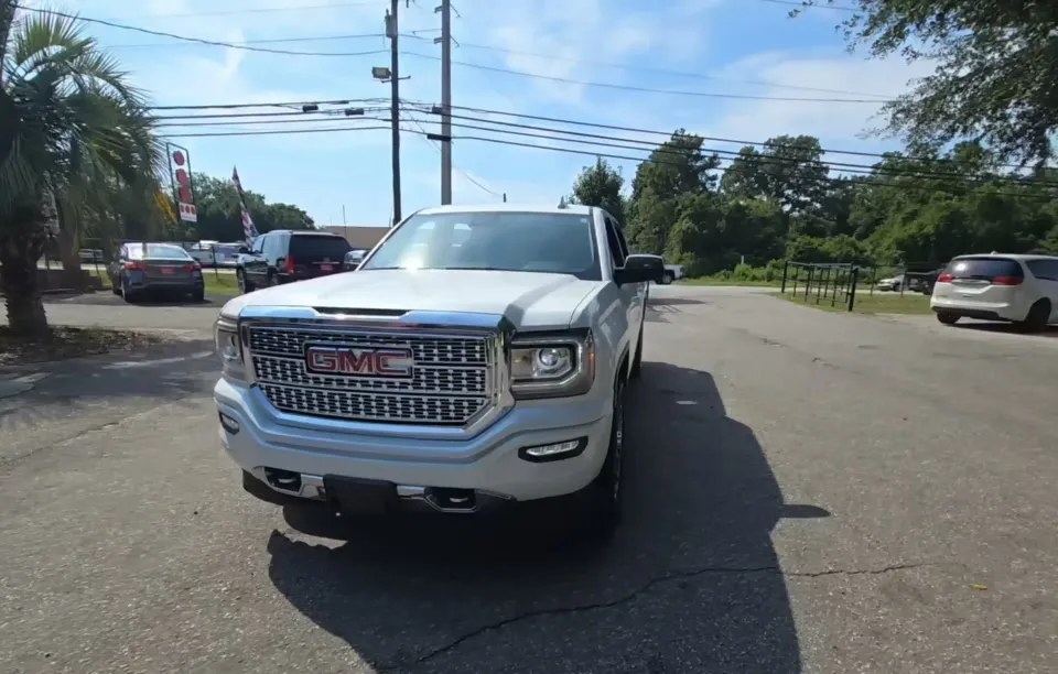 2017 GMC SIERRA 1500 DENALI CREW CAB MEDIUM BED 5SA - 1