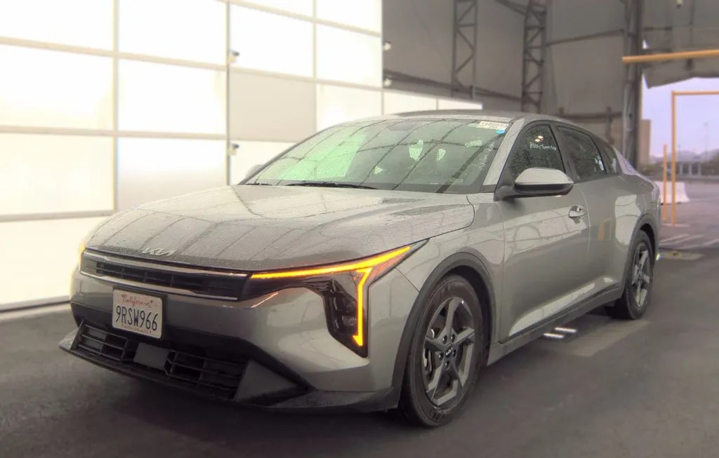 2025 KIA K4 LXS - 1