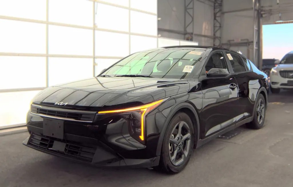 2025 KIA K4 LXS - 1