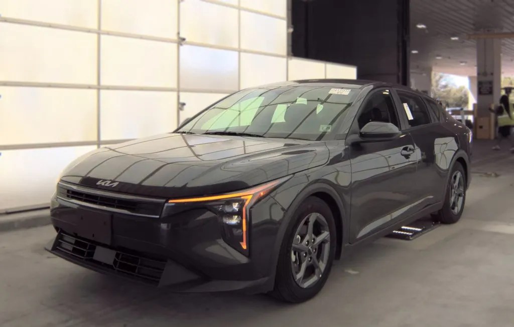 2025 KIA K4 LXS - 1