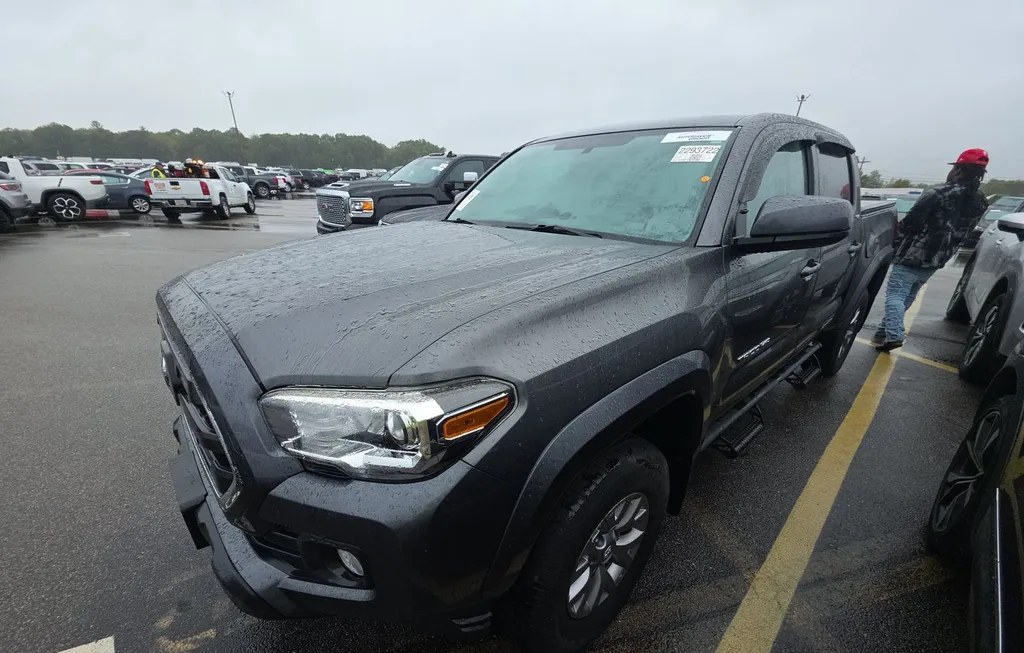 2017 TOYOTA TACOMA SR5 CREW CAB MEDIUM BED - 1