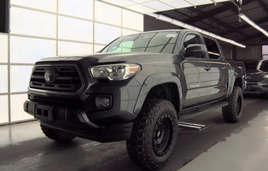 2019 TOYOTA TACOMA SR5 CREW CAB MEDIUM BED - 1