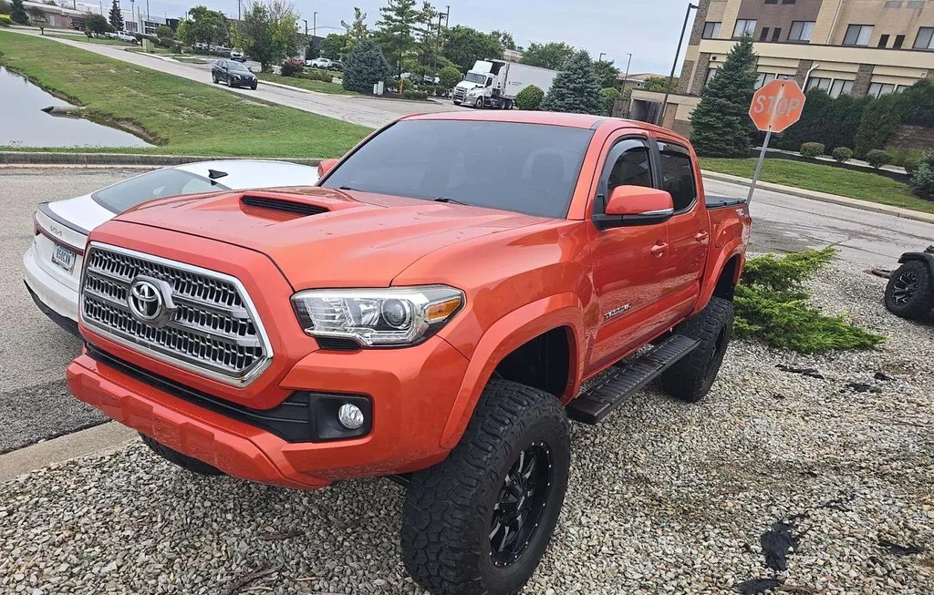 2017 TOYOTA TACOMA TRD SPORT CREW CAB MEDIUM BED - 1