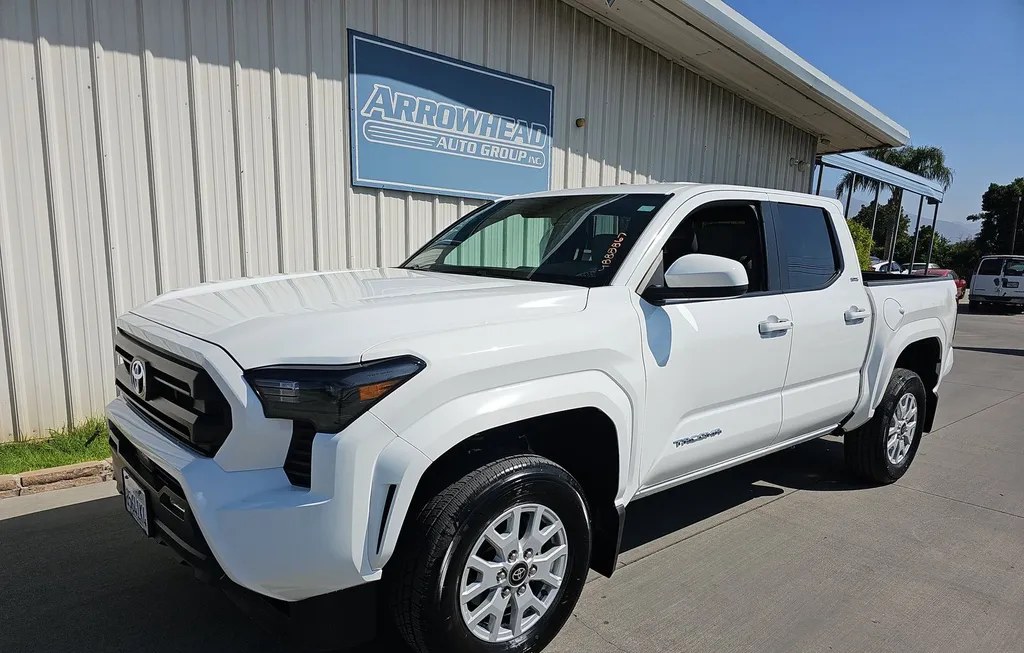 2026 TOYOTA TACOMA SR5 CREW CAB MEDIUM BED - 1