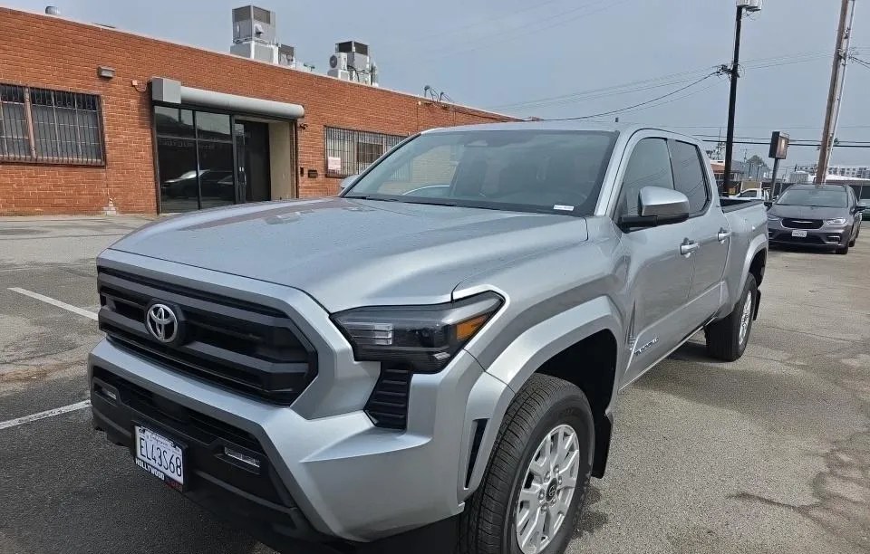 2026 TOYOTA TACOMA SR5 CREW CAB MEDIUM BED - 1