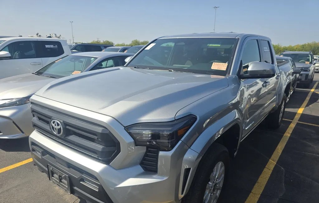 2026 TOYOTA TACOMA SR5 CREW CAB MEDIUM BED - 1