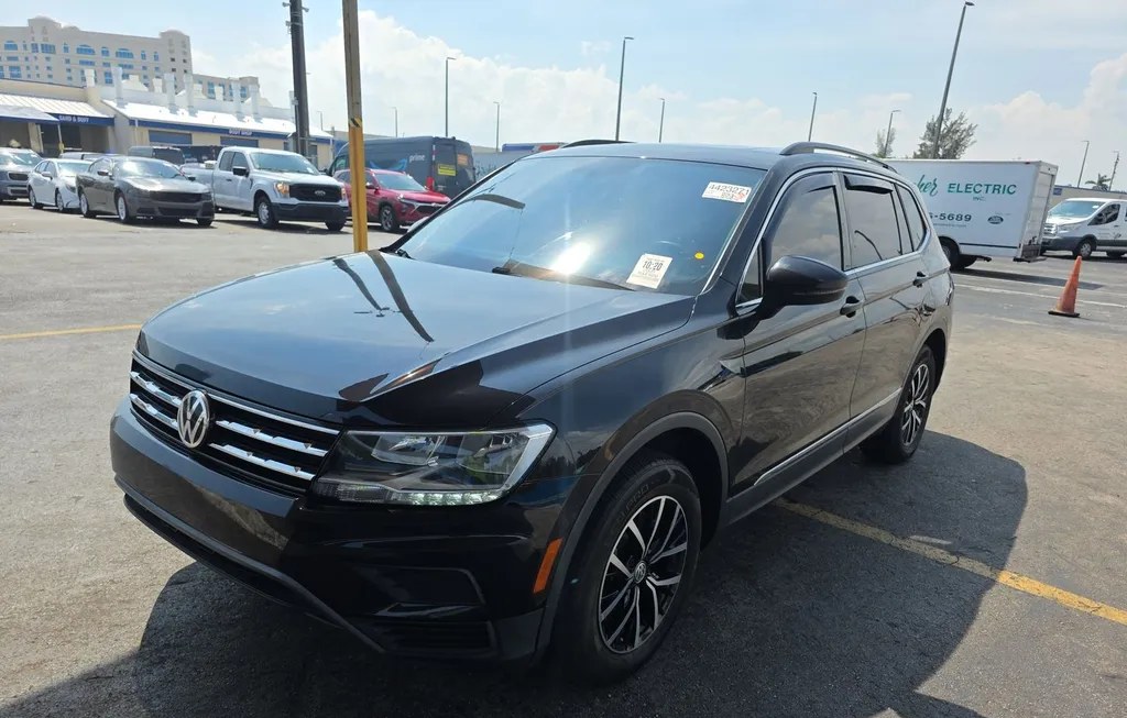2021 VOLKSWAGEN TIGUAN SE - 1