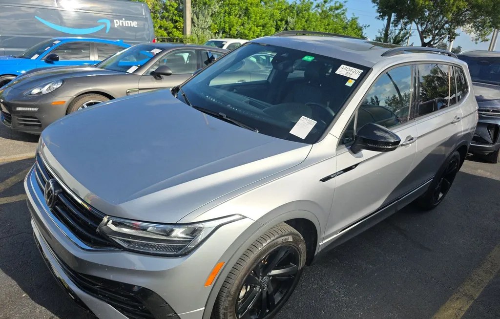 2023 VOLKSWAGEN TIGUAN SE R-LINE BLACK - 1