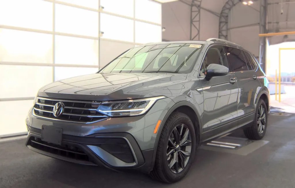 2023 VOLKSWAGEN TIGUAN SE - 1