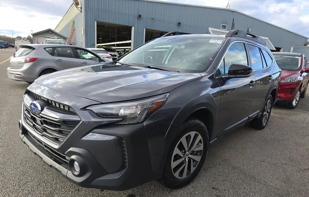 2025 SUBARU OUTBACK PREMIUM - 1