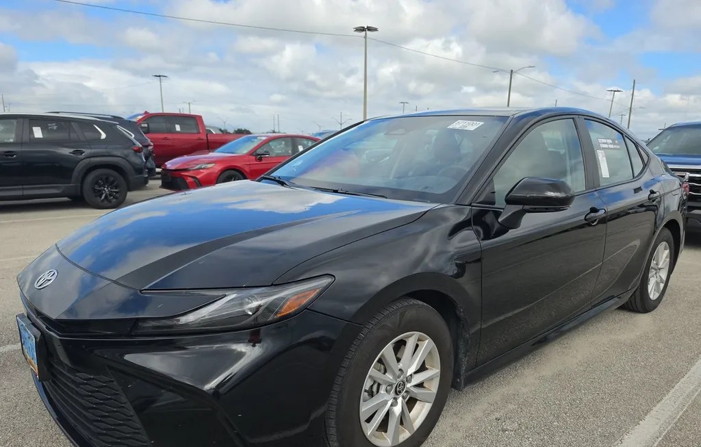 2025 TOYOTA CAMRY LE - 1