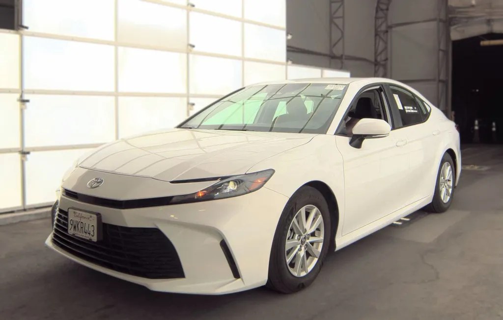 2026 TOYOTA CAMRY LE - 1