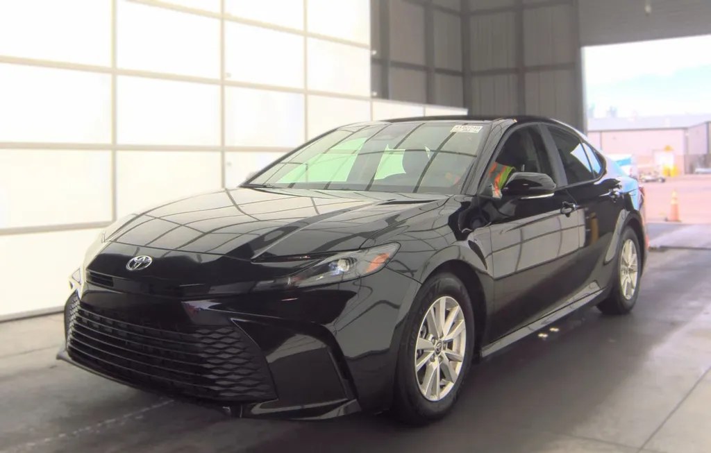 2026 TOYOTA CAMRY LE - 1