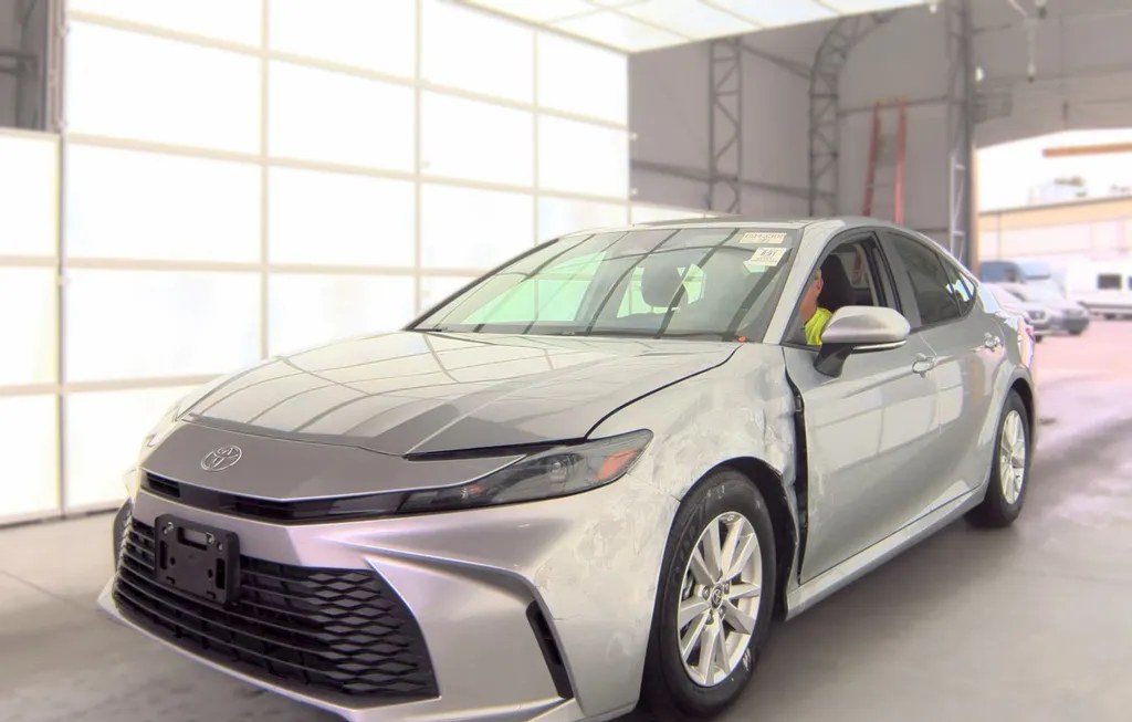 2025 TOYOTA CAMRY LE - 1
