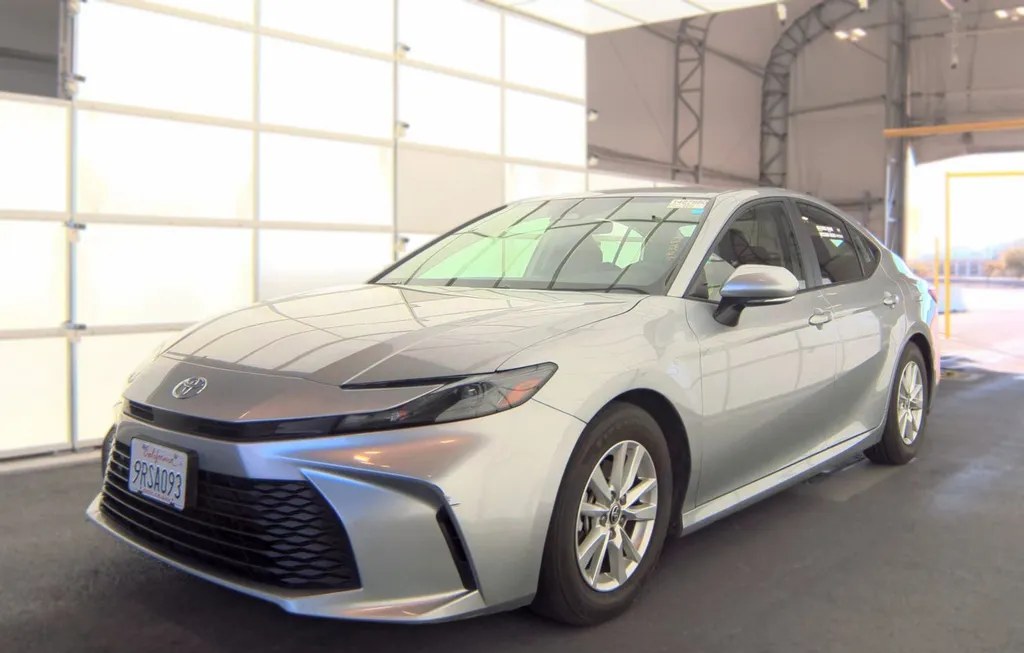 2025 TOYOTA CAMRY LE - 1