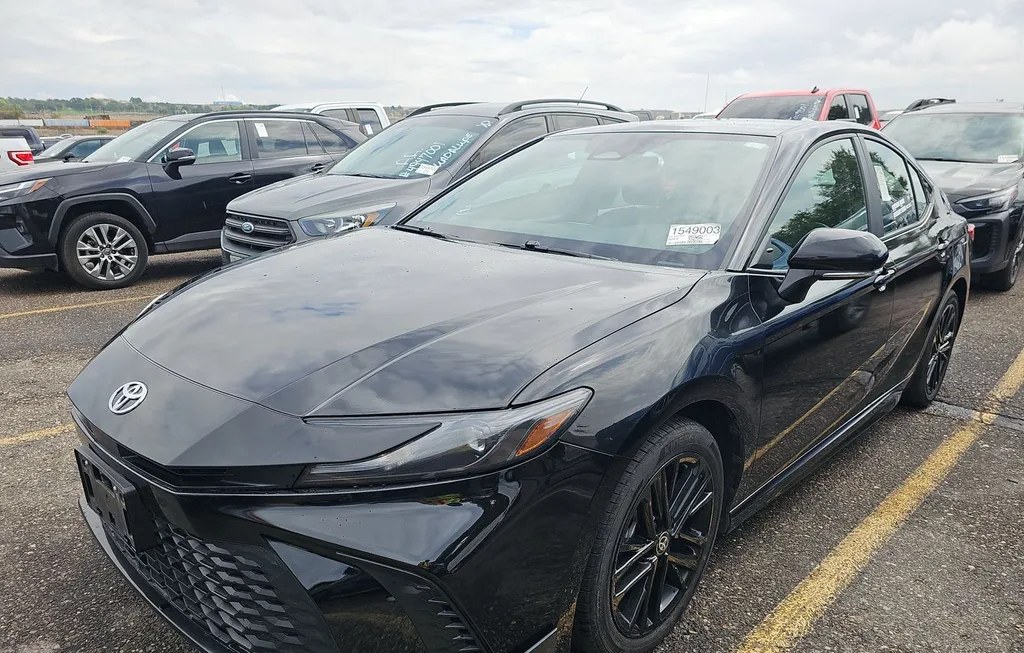 2025 TOYOTA CAMRY SE - 1