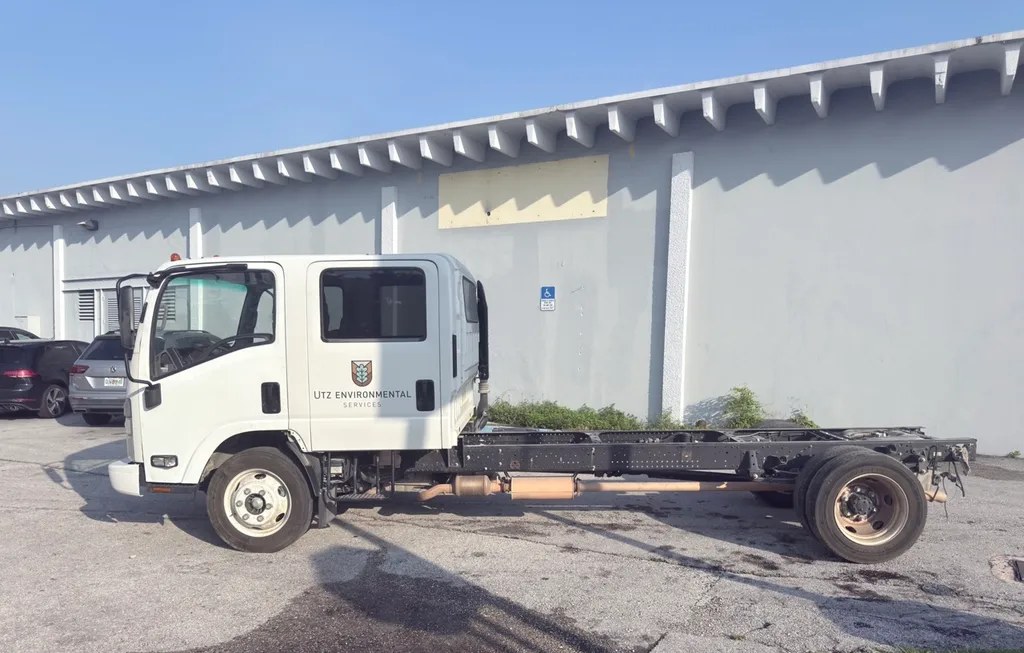 2024 CHEVROLET 4500 BASE LOW CAB CREW - 1