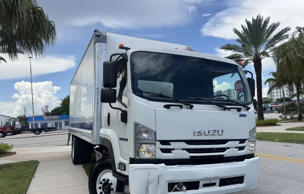 2018 ISUZU FTR BASE LOW TILT - 1