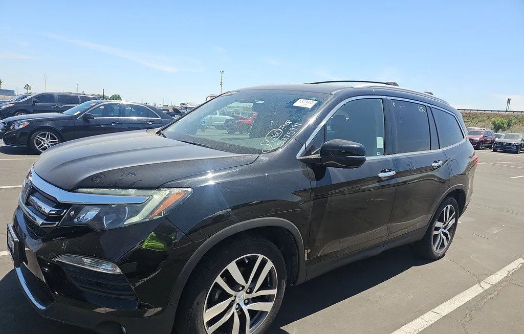 2017 HONDA PILOT TOURING - 1