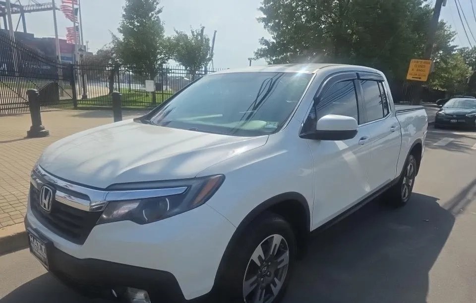 2017 HONDA RIDGELINE RTL CREW CAB MEDIUM BED - 1