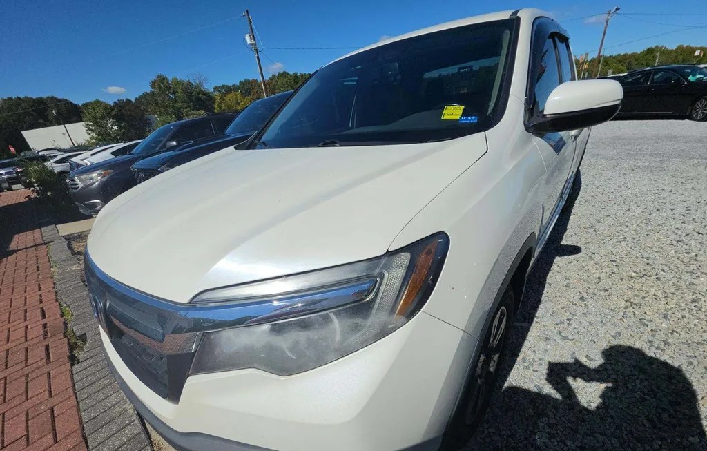 2017 HONDA RIDGELINE RTL-T CREW CAB MEDIUM BED - 1