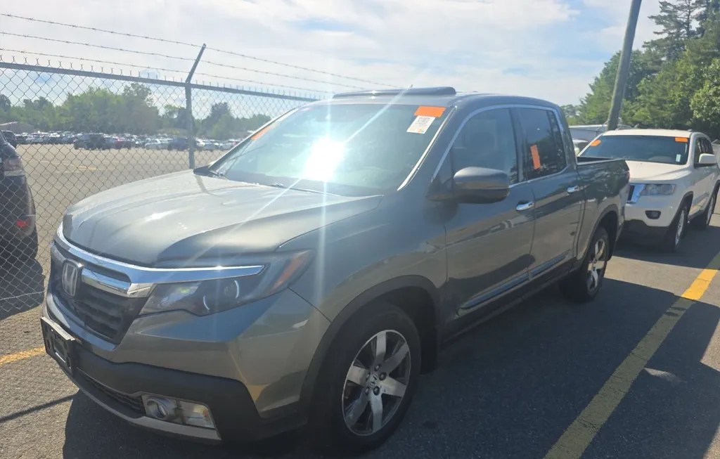 2017 HONDA RIDGELINE RTL-E CREW CAB MEDIUM BED - 1