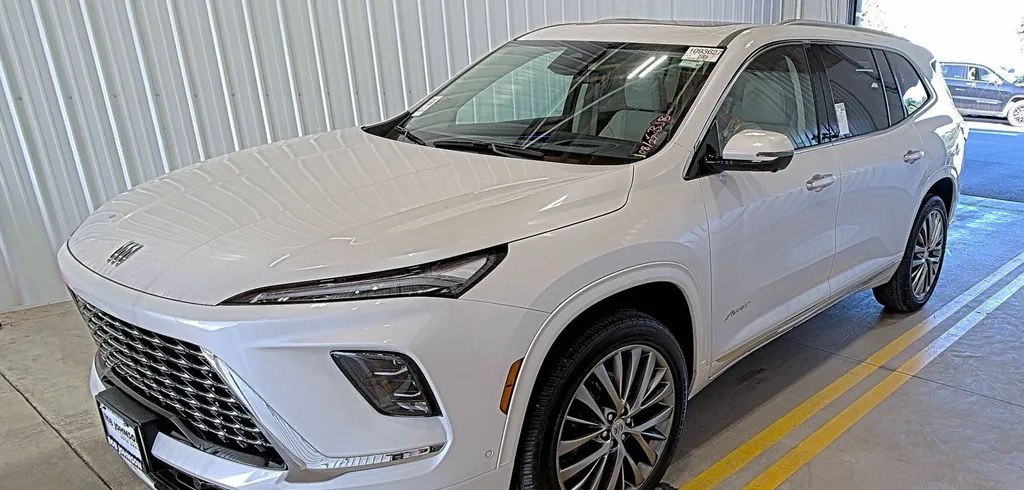 2025 BUICK ENCLAVE AVENIR 1SP - 1