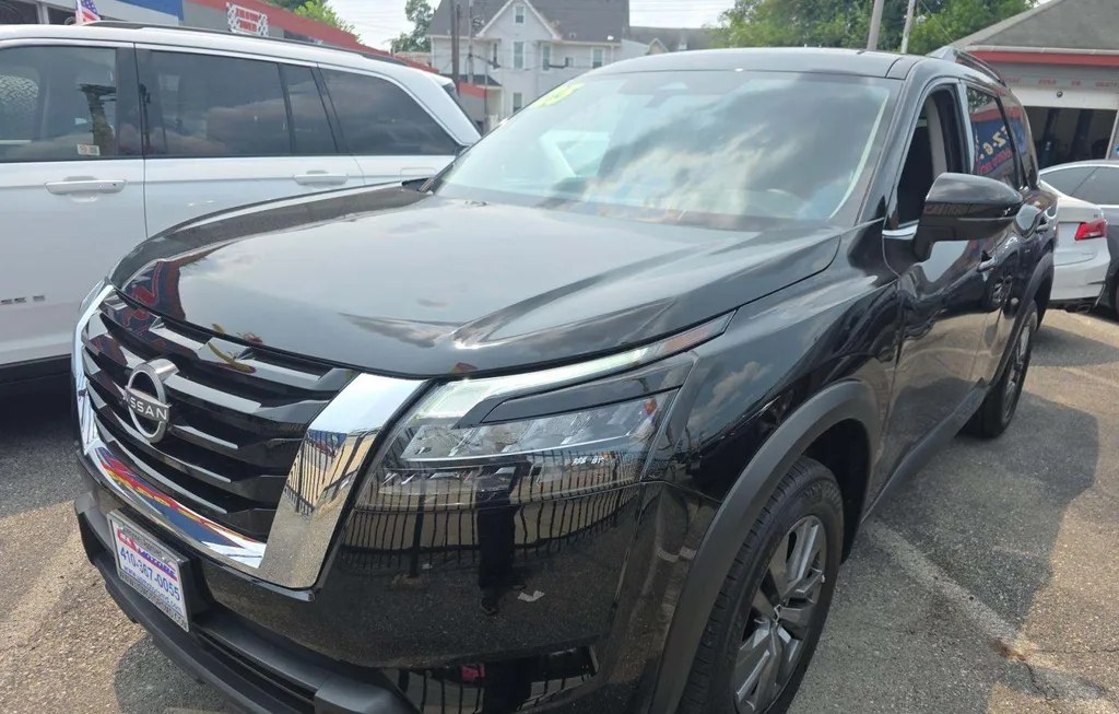 2025 NISSAN PATHFINDER SV - 1
