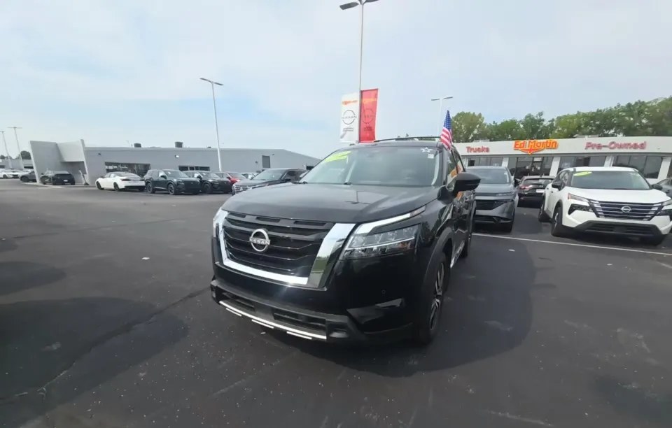 2024 NISSAN PATHFINDER PLATINUM - 1