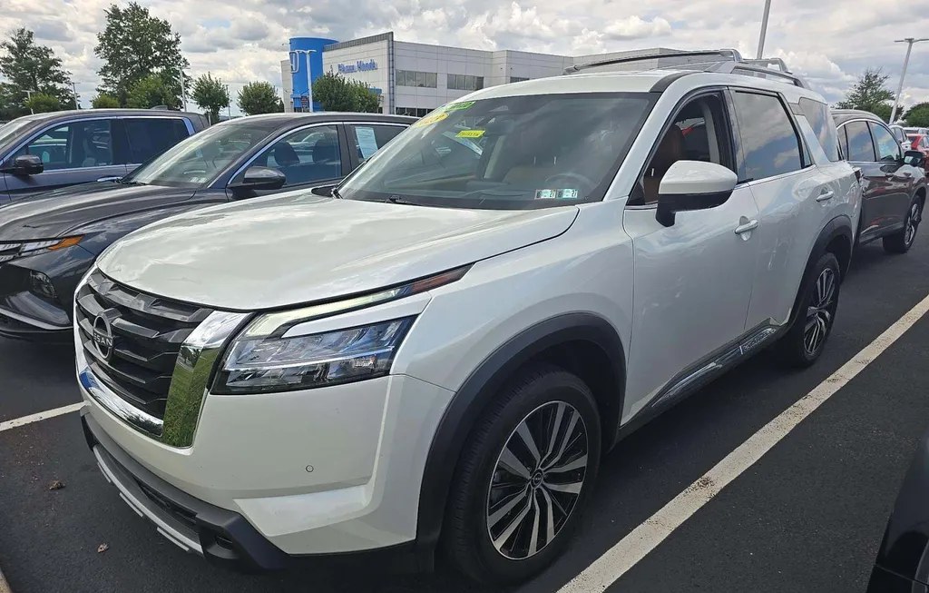 2023 NISSAN PATHFINDER PLATINUM - 1