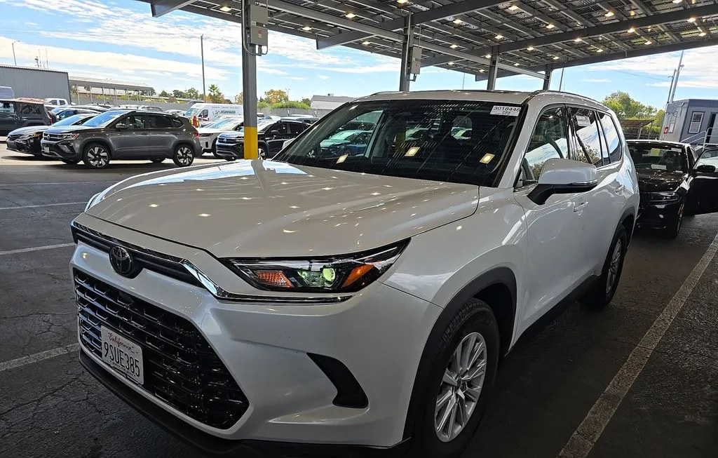 2025 TOYOTA GRAND HIGHLANDER XLE - 1