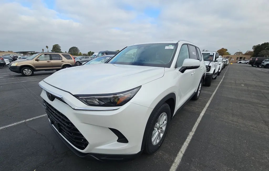 2025 TOYOTA GRAND HIGHLANDER XLE - 1