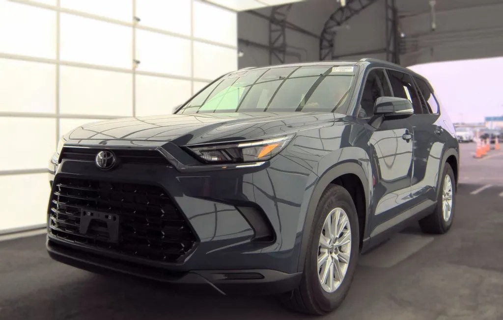 2025 TOYOTA GRAND HIGHLANDER XLE - 1