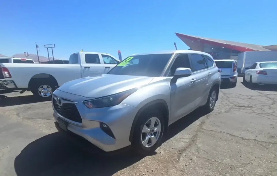 2023 TOYOTA HIGHLANDER LE - 1
