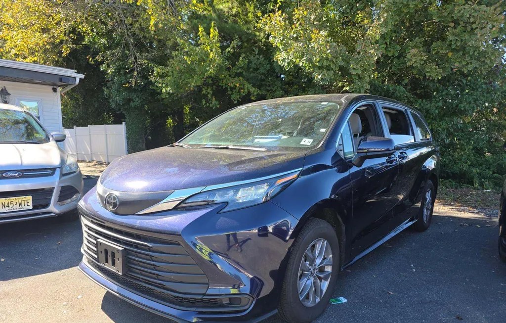 2026 TOYOTA SIENNA LE 8-PASSENGER 120.5" WB - 1