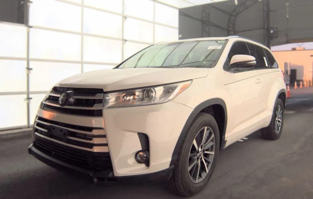 2018 TOYOTA HIGHLANDER XLE - 1