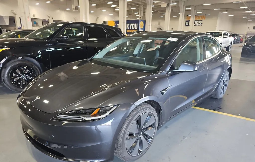 2024 TESLA MODEL 3 STANDARD RANGE - 1