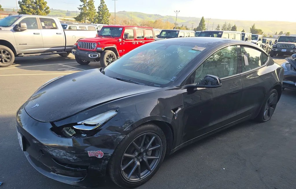 2023 TESLA MODEL 3 STANDARD RANGE - 1