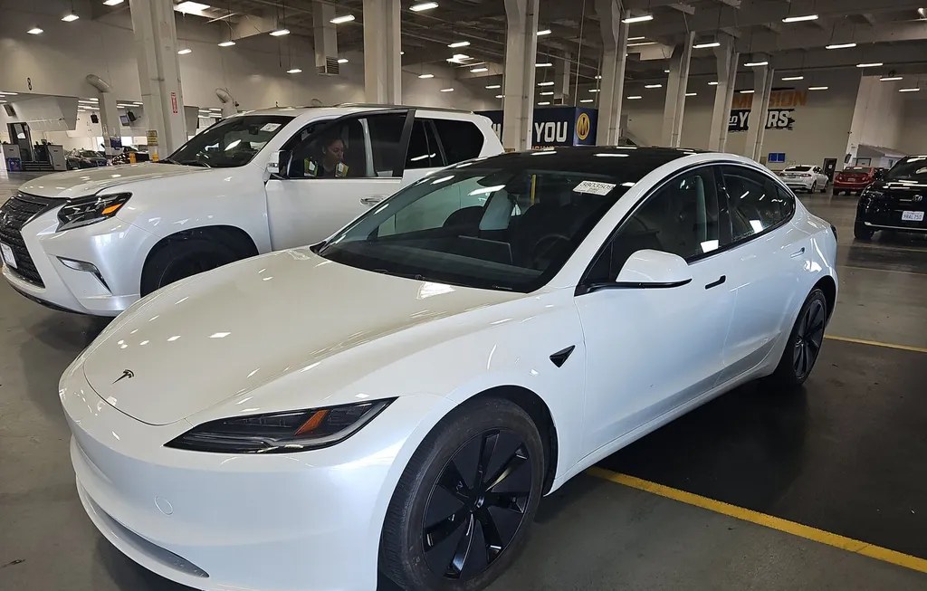 2024 TESLA MODEL 3 LONG RANGE - 1