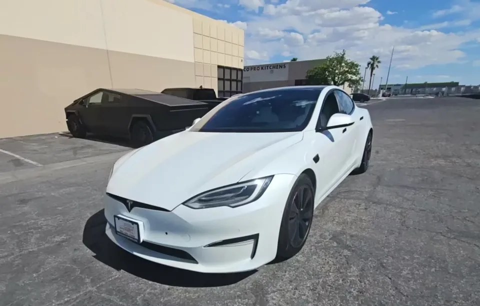 2022 TESLA MODEL S - 1