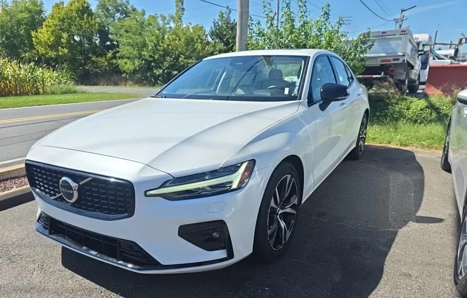 2024 VOLVO S60 B5 CORE DARK - 1